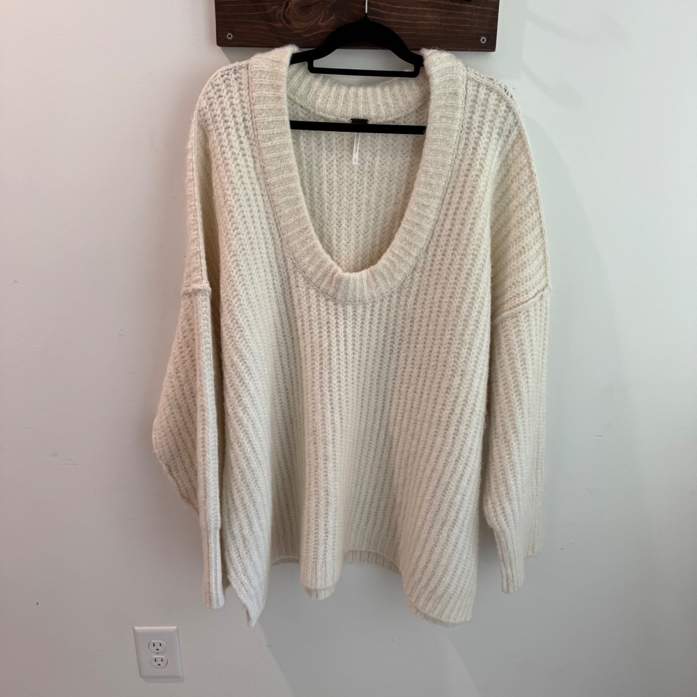 Free People Blue Bell Oversized V-Neck Sweater Ivory White OB1318857 Large
